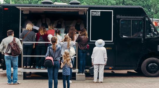 Ha mozgóboltot, büfét nyitnál, így kerüld el a bírságokat