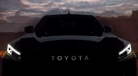 Új generációval érkezik a Toyota Hilux – jön a 2026-os modell +VIDEÓ