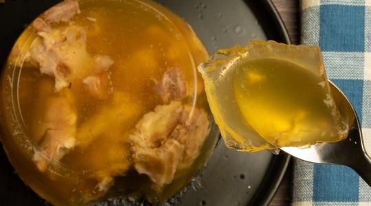 Elképesztő! Ettől lesz tökéletesen átlátszó és kristálytiszta a kocsonyád!