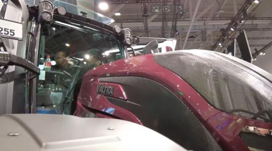 Precízió, egyediség, erő: közelről a legújabb Valtra gépek + VIDEÓ