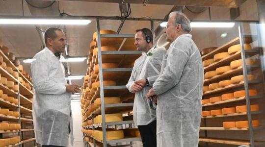 Jövőbiztos családi gazdaságok: Dunaharasztiban járt az EU agrárbiztosa