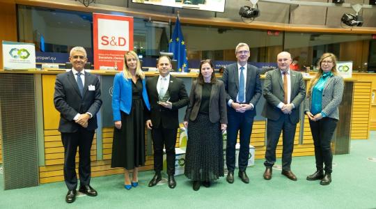 Európai példakép lett a DélKerTÉSZ: díjazták a fiatal gazdákat támogató programot