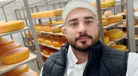 Közgazdászból sajtmester: új utakon a magyar szakember