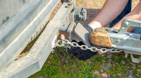 Horrorkaraván, amit látnod kell: traktort húzott a Passat +VIDEÓ