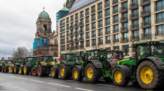 Betelt a pohár: hosszú távú tiltakozássorozatra készülnek a német gazdák
