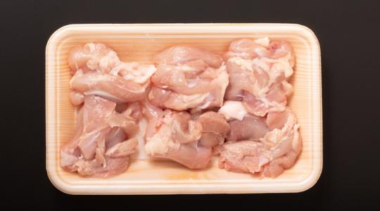 A fagyasztott csirkehús csak álca volt a csempészáru fölött +VIDEÓ