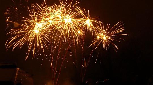 Csak legális tűzijátékot, csak a megadott időben!