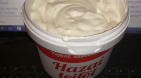 Szigorít a kormány: csak élőflórás termék hívható tejfölnek