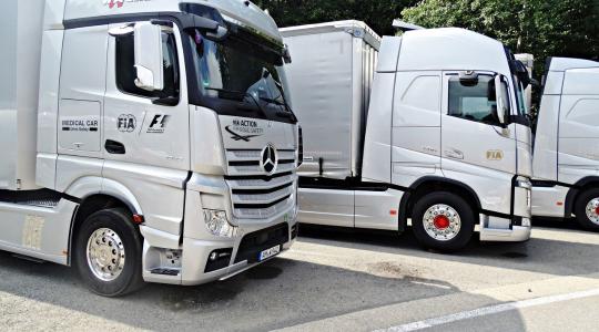 Fellélegezhetnek a falvak: kitiltják a kamionokat 300 településről