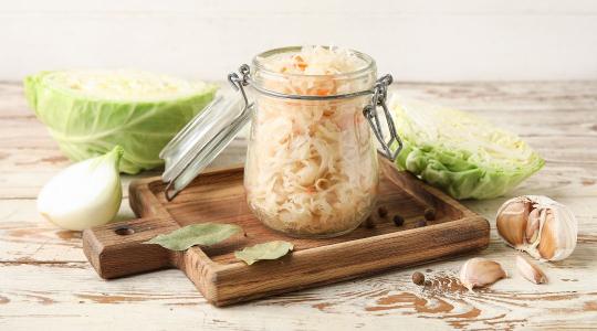 Savanyítás télen – mikor lassul le az erjedés, és mit tehetsz?