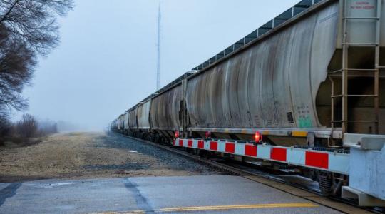 Úton vagy sínen? Kamionok helyett lehet-e vonattal szállítani?