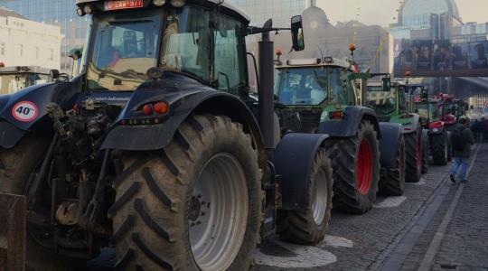 Traktorokkal Varsóig: gazdák ezrei tiltakoztak a Mercosur-egyezmény ellen