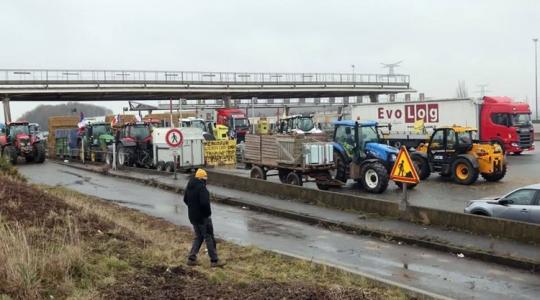 Nincs vége: újabb nagyszabású gazdatüntetés Párizsban