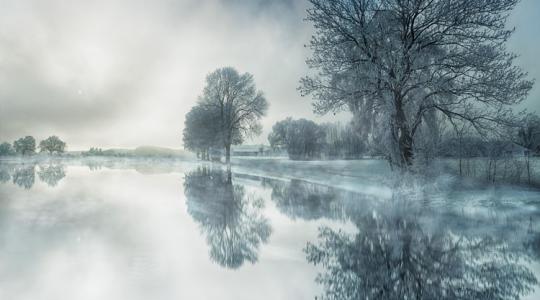 Időjárás: Köd, zúzmara, ónos szitálás tetézi a kíméletlen hideget +VIDEÓ