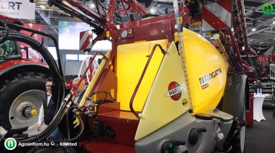 Három HARDI permetező, egy videó