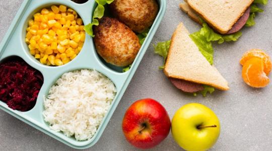 Paradicsomos szilvaleves és gombás gnocchi: Forradalom zajlik a magyar menzákon