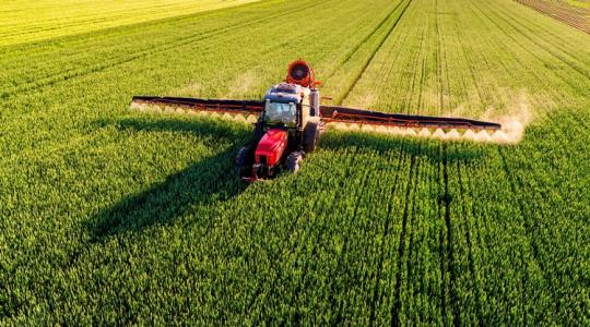 Nébih-figyelmeztetés: El ne rontsa az új permetezési naplót, súlyos ára lehet