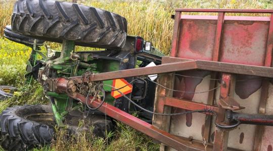 Tragédia: elszabadult a traktor, a rutin sem védte meg a kezelőjét