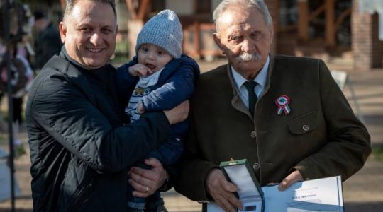 Hubai Imre Csaba: A családi identitás kötelez, a földhöz való kötődés pedig megtart