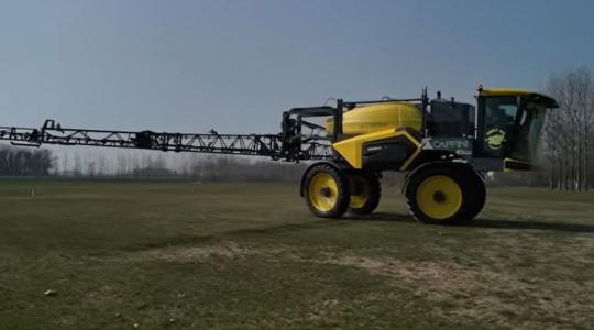  Önjáró permetező nagy sebességre és precíz munkára