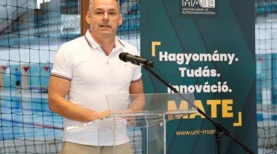 Agrármérnökök és úszómesterek: A MATE különleges szerepvállalása az egészséges életmódért