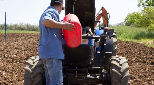 Vége az olcsó tavaszi munkáknak? Miért fizetnek a gazdák súlyos eurókat az iráni konfliktus miatt?