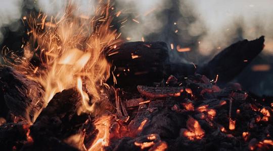 Traktorgumik égtek Kétegyházán: óriási szerencse, hogy nem robbant be a műtrágya