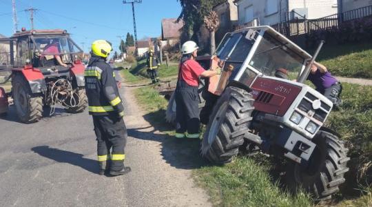 Traktor borult árokba Csurgón – vajon hogyan történhetett meg?