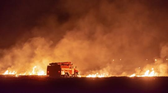 Lángolt a nádas, meggyulladt a trágyadomb: durva hétvégéjük volt a katasztrófavédőknek