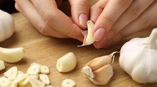 Ez durva! Ki ne dobd a fokhagyma héját! Erre képes!
