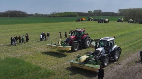 Van mit tanulni tőlük – például kaszálni is + VIDEÓ