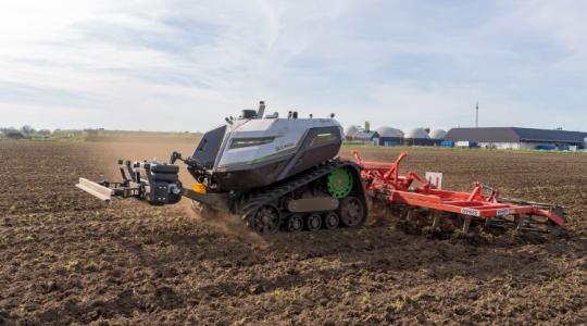 Mérföldkő a mezőgazdaságban: Autonóm AgBot állt szolgálatba a Princepeel birtokon