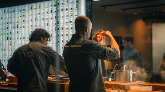 Indul a nagy nyári razzia: milliókat fizettek tavaly a szabálytalanul működő büfések