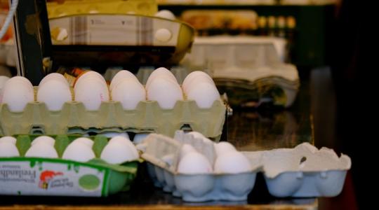 Olyan nincs, hogy nincs: ez a multi gigantikus beruházással védi ki a tojásellátási krízist
