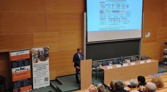 Ujhelyi Imrére, a precíziós alapú állattenyésztés első hazai hírnökére emlékeztek Mosonmagyaróváron