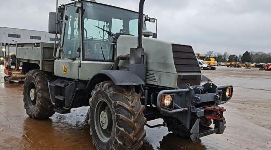 Láttál már ilyen traktort? Mi még nem!