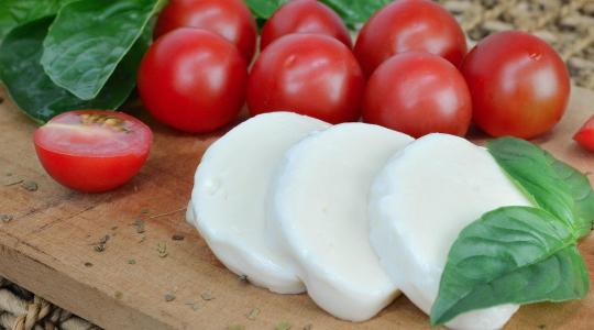 Mozzarella: több mint egy olvadó sajtszelet