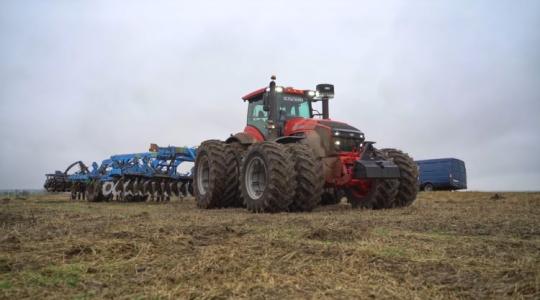 BELARUS 5425: jön a világ legerősebb traktora +VIDEÓ