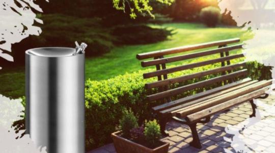 Oázis a betonrengetegben: Miért életmentő a hőségriadók alatt egy modern ivókút?