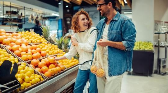 Elképesztően egyszerű! Így derítsd ki a boltban, hogy vegyszeres-e a gyümölcs héja!