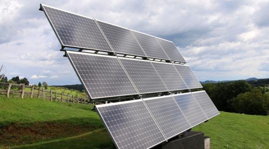 Villámcsapás a naperőműben: veszélyben lehetnek a legelő állatok?