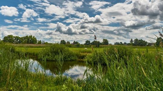 10 egyszerű módszer, amellyel több vizet tarthatunk a földeken